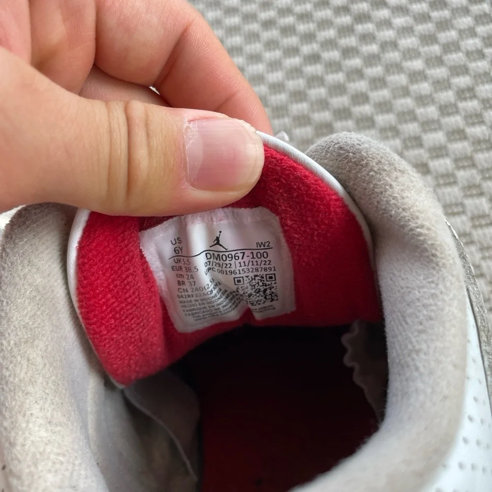 Jordan 3 white cement reimagined size 6y